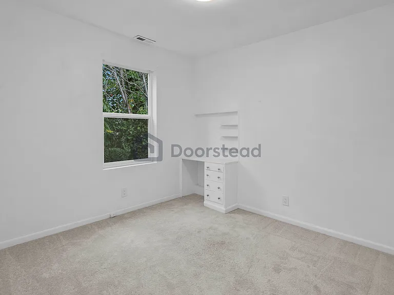 5536 38th Ave NE — Photo 26