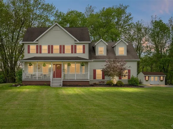 101 Pinehurst Ln, Oriskany Falls, NY 13425