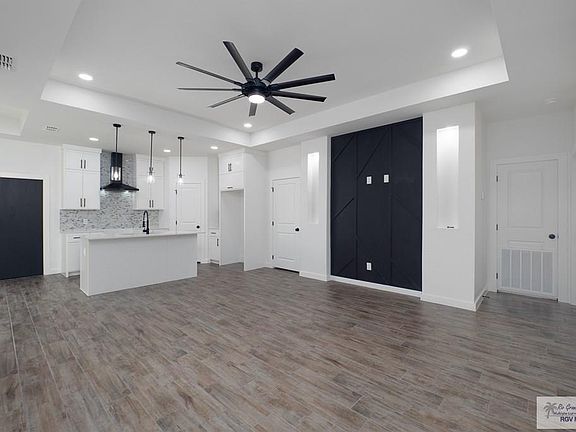 3rd image of 6136 Dakota Garden Cir