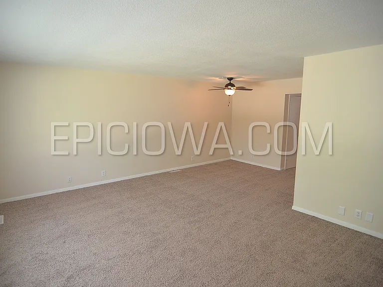 143 Sunrise Dr NW — Photo 4