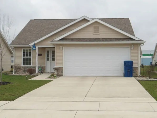 Single Family two bedroom, two bathroom, two car garage home is ready for you., 1301 N Center St #212, Plymouth, IN 46563