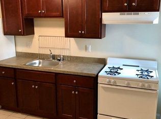 9 Ashland St APT 1, Worcester, MA 01609