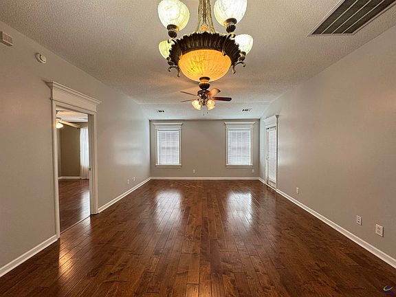 3rd image of 207 S Houston Springs Blvd