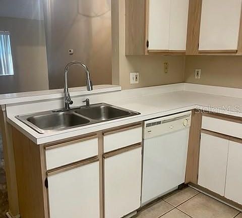 3rd image of 2901 Willow Oak Ct
