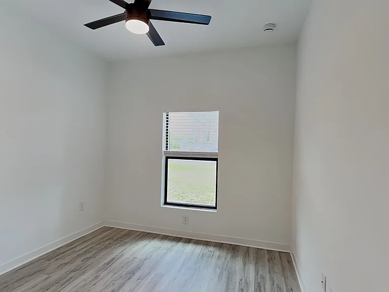 1117 Abrams Blvd — Photo 13