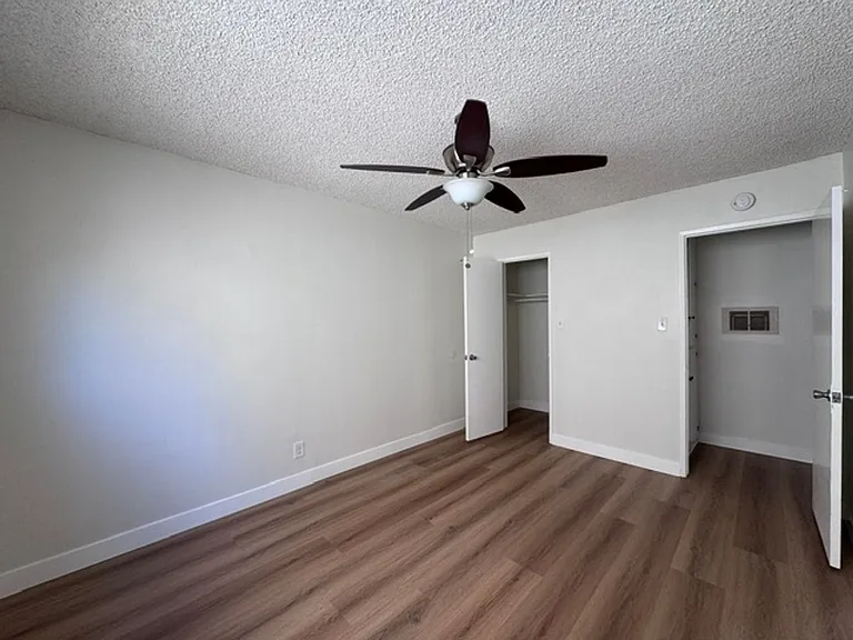 750 Orizaba Ave — Photo 7