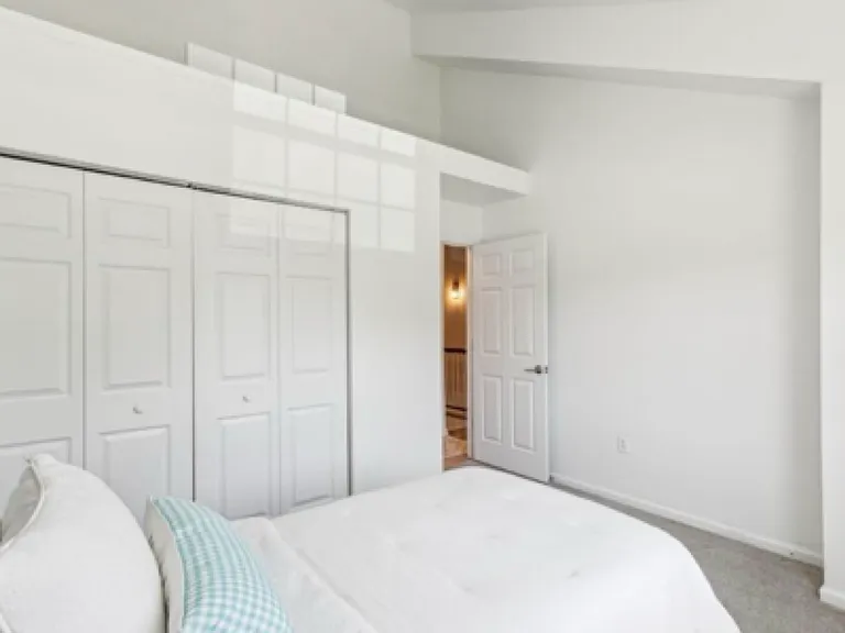 11 Harbor Dr — Photo 12