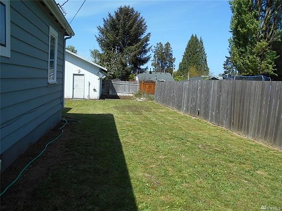 3rd image of 420 Ellinor Ave