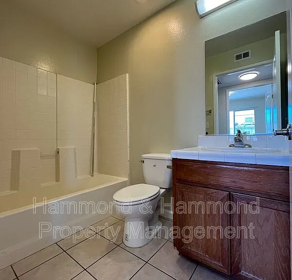 6916 Agnes Ave #4 — Photo 17
