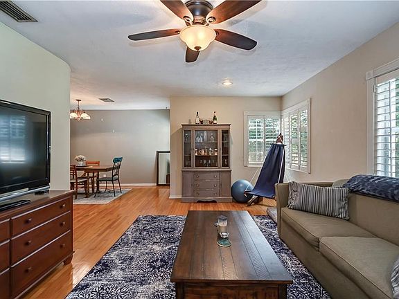 2nd image of 2808 Cambridge Ave