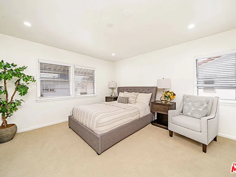 820 Alandele Ave — Photo 20