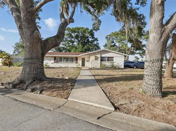 3941 Pin Oaks St, Sarasota, FL 34232