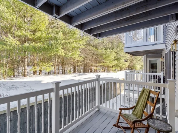 26 Green Leaves Dr Unit 623, Amherst, MA 01002