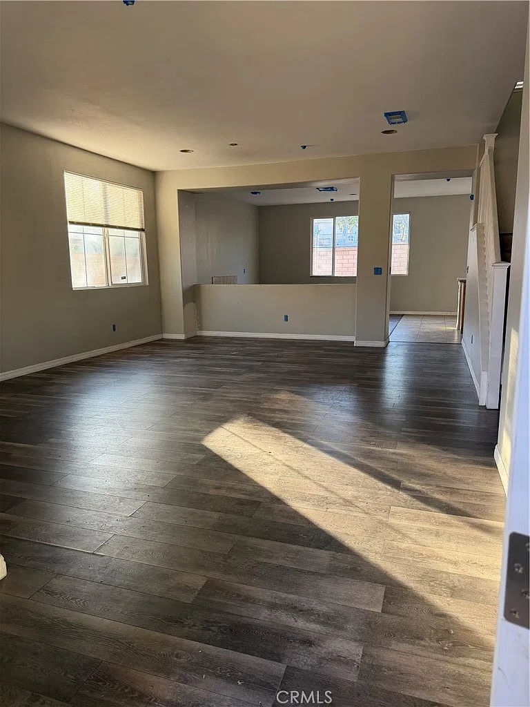 5 bed, 2.5 bath, 3340 sqft, $4,500 — Photo 2