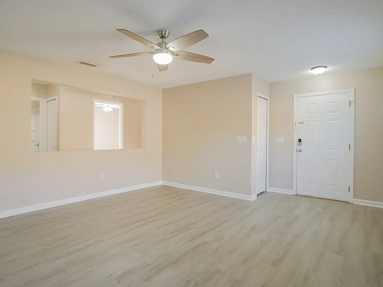 708 Wynfield Cir — Photo 5