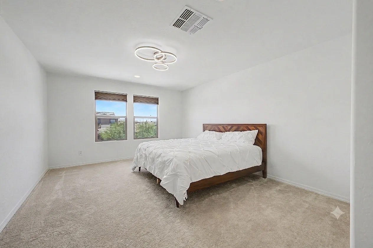 4 bed, 2300 sqft, $2,700 — Photo 4