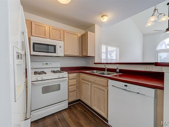 5th image of 10 W Homefield Point Ct