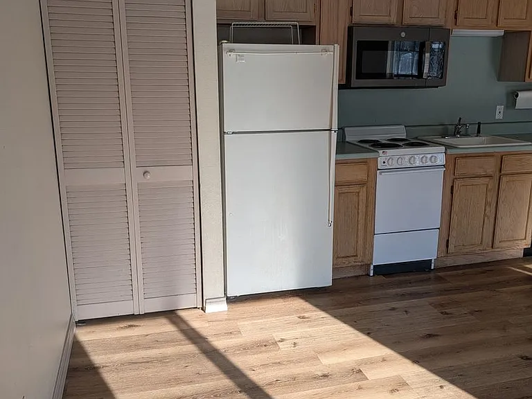 540 Abby Ln #8 — Photo 5