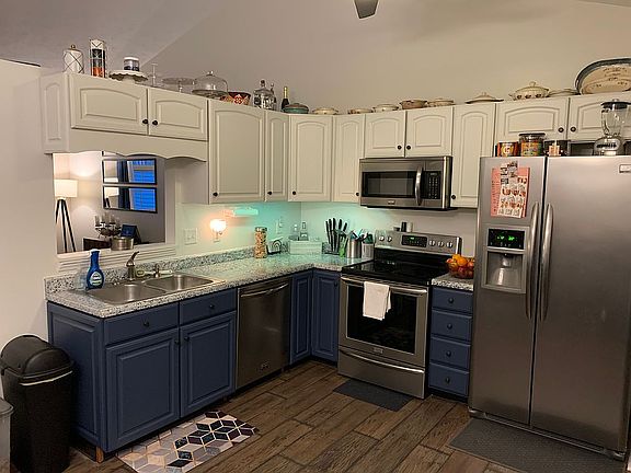 3rd image of 181 Meadow Glen Dr
