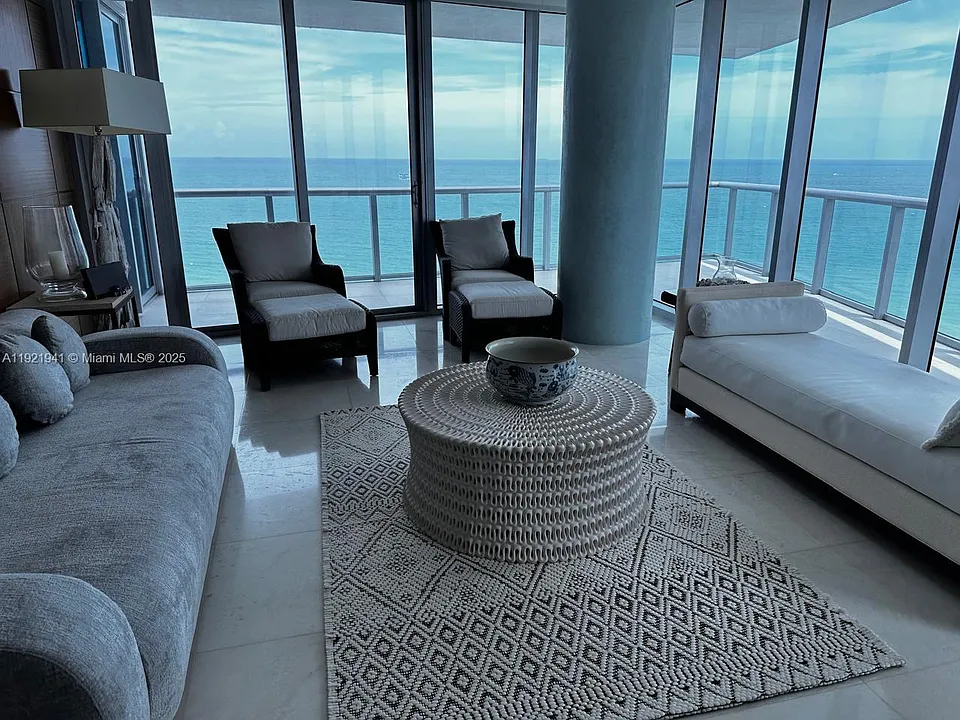 17001 Collins Ave #2601