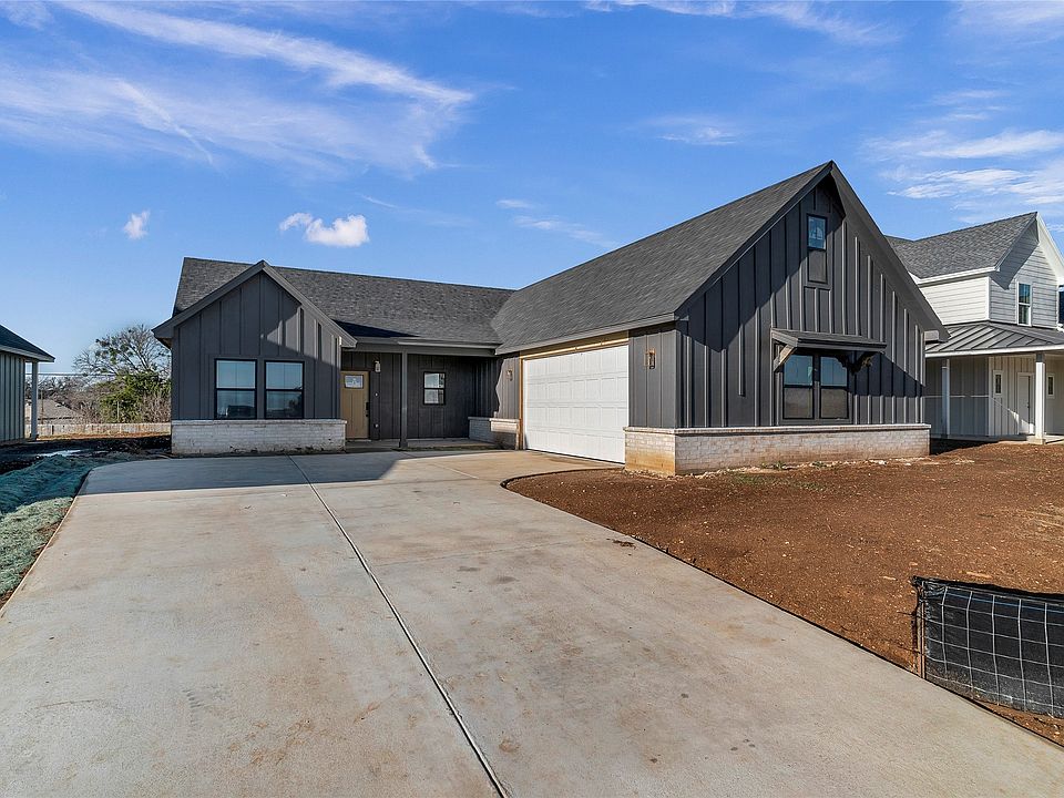 1st image of 2040 Salina Cir
