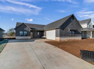 2040 Salina Cir, Granbury, TX 76048