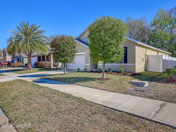 3rd image of 2605 Falcon Ln