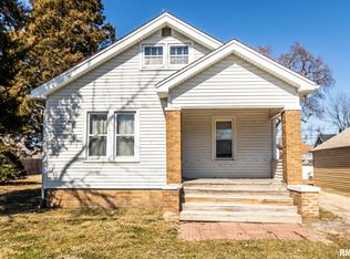 425 Zessin St, Creve Coeur, IL 61610