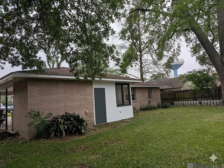 235 Burgin Ave — Photo 11