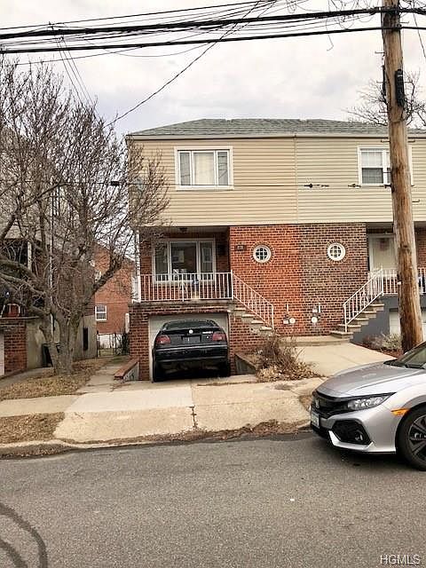 2nd image of 2572 Pearsall Ave