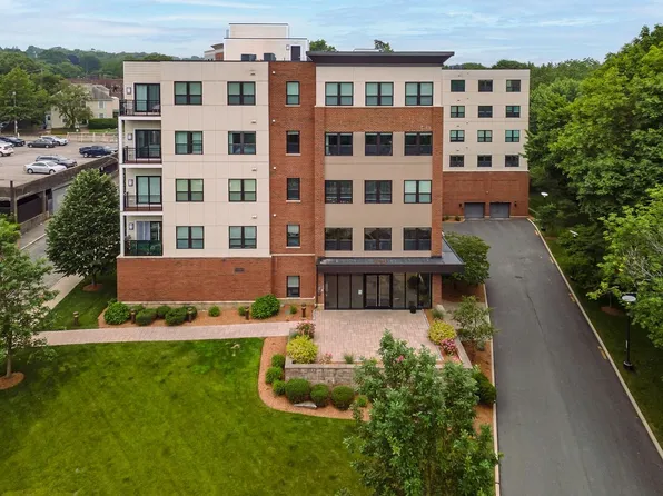 999 Hancock St Unit 513, Quincy, MA 02169