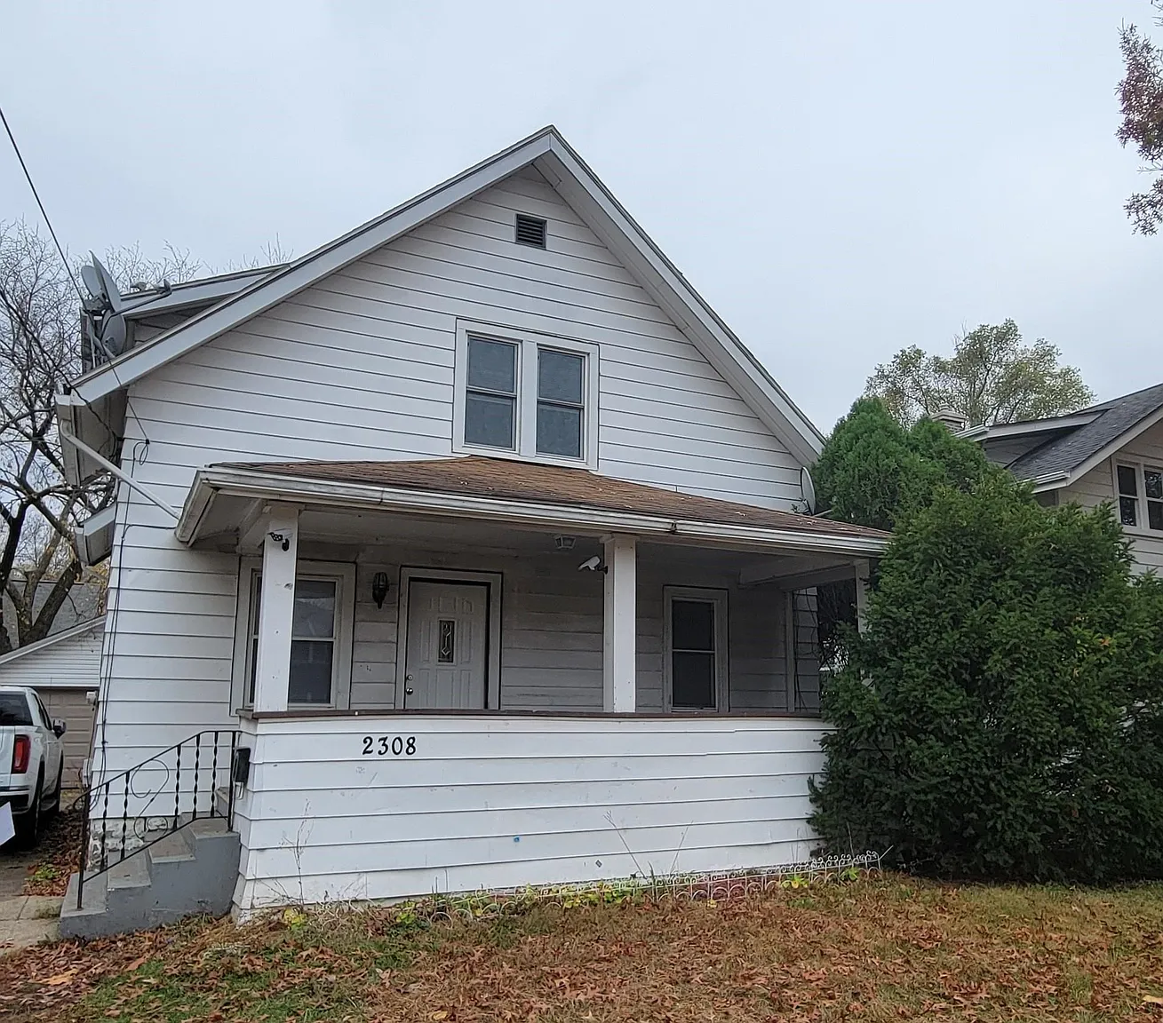 2308 10th St photo 1