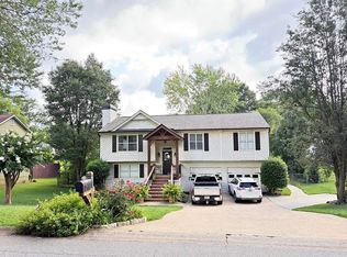 2555 Morgan Lake Dr NE, Marietta, GA 30066