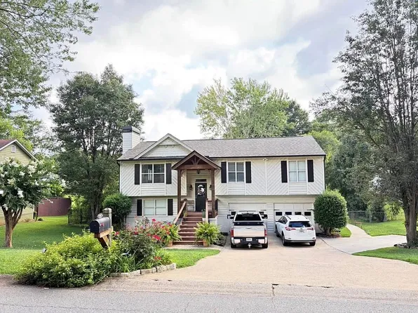 2555 Morgan Lake Dr NE, Marietta, GA 30066