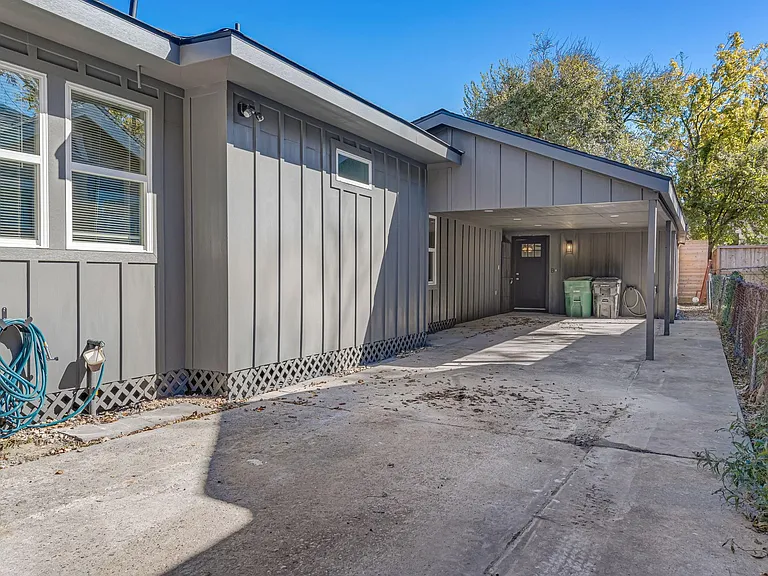 430 N Hutcheson St — Photo 3