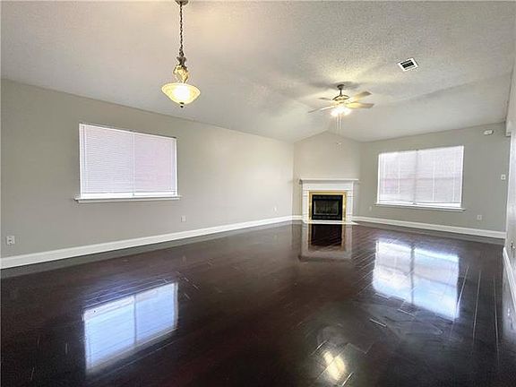 2nd image of 3933 Aspen Dr
