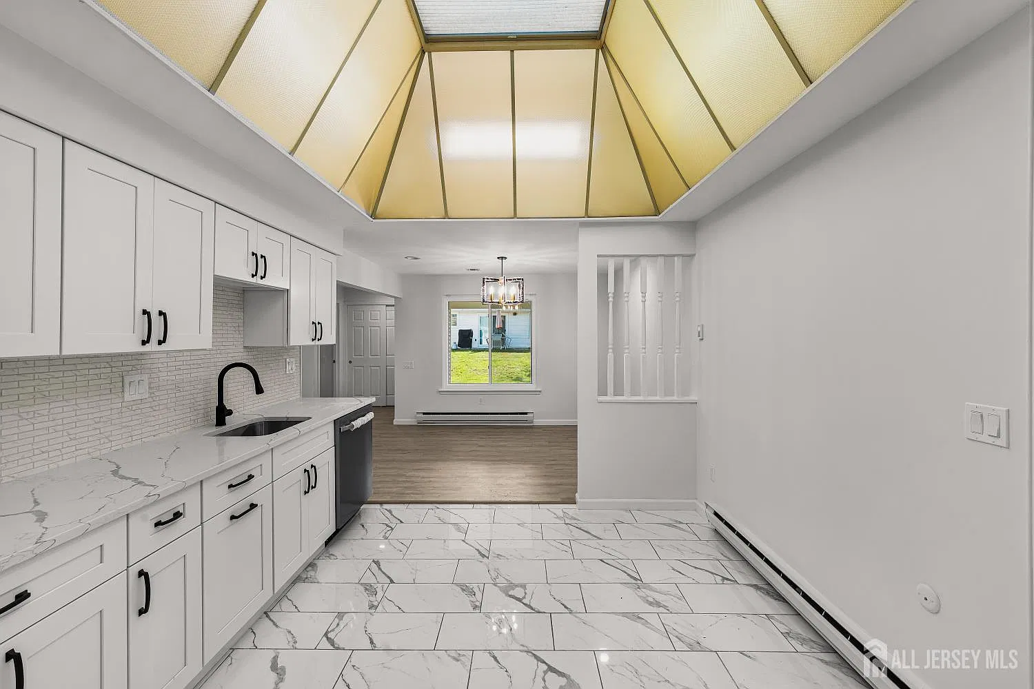 2 bed, 2.0 bath, $3,000 — Photo 4
