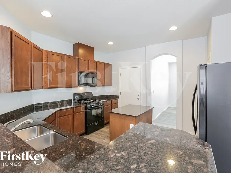8121 Pink Desert St — Photo 7