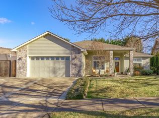 1508 Red Hawk Dr, Medford, OR