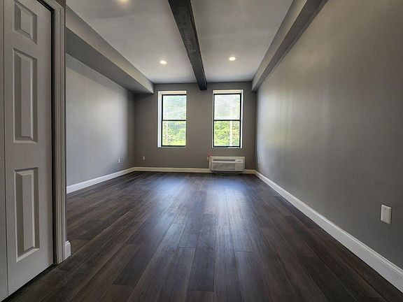 4th image of 69 Sparta Ave #317