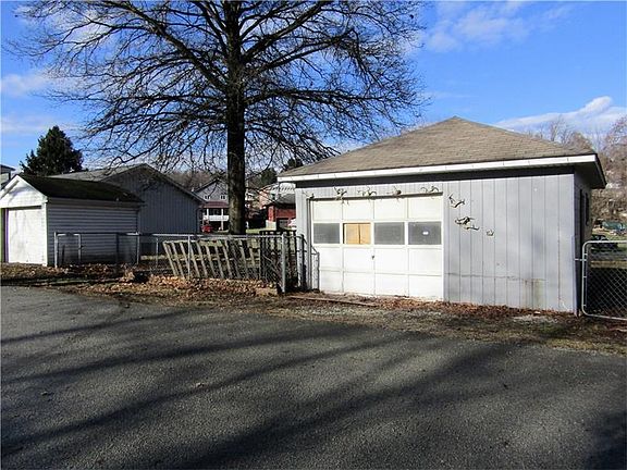 2nd image of 115 Grace St