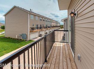 6833 Jack London Dr, Johnston, IA 50131