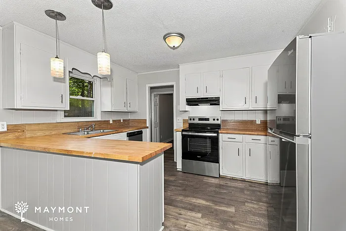 4 bed, 2.5 bath, 1802 sqft, $1,695 — Photo 4
