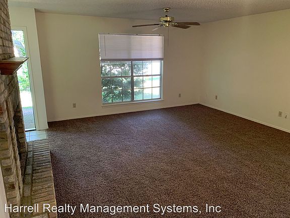 3rd image of 329 Mill Creek Cir