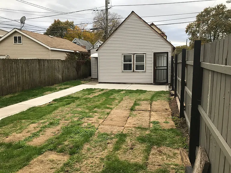 9616 S Exchange Ave #1R — Photo 20