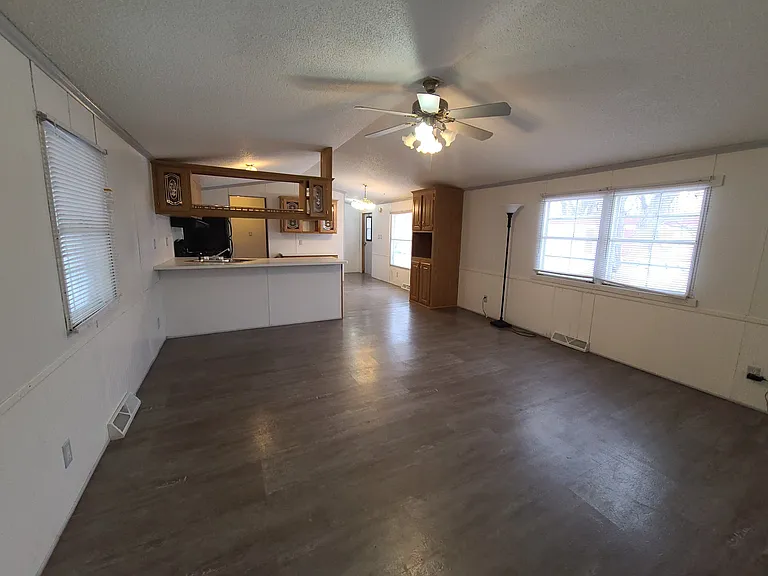 700 W Ridgeway Ave #408 — Photo 3