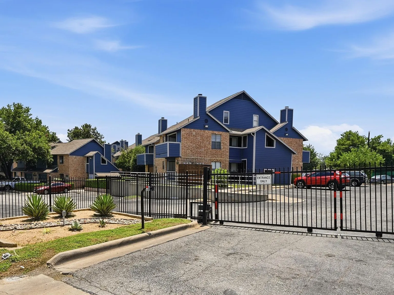 1 bed, 1.0 bath, 389 sqft, $800 — Photo 3