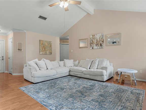 4th image of 2008 Sandalwood Ln