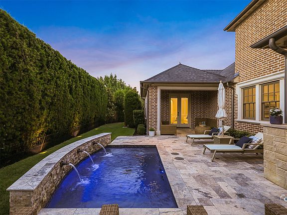2nd image of 4118 Fallbrook Dr
