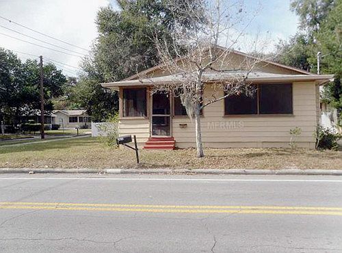 2nd image of 1073 S New York Ave